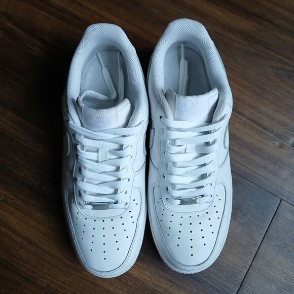 Nike Air Force 1 Low White Sneakers - Size 8.5 (Men's) - Picture 4 of 7